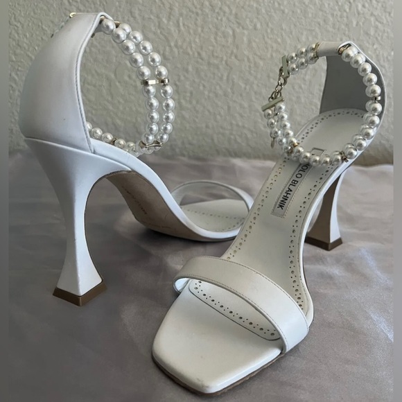 Manolo Blahnik Charona 105 White Pearl Sandals Shoes $1095 - Picture 2 of 16